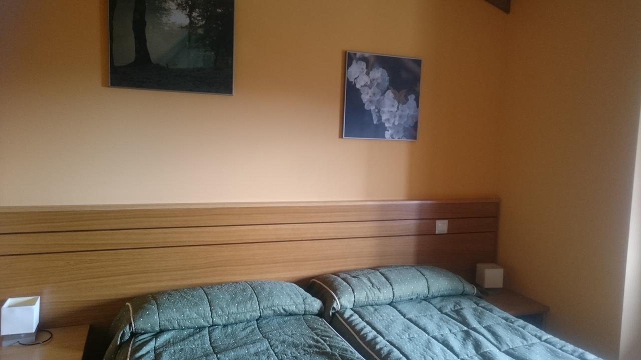 Hotel Santuario Urkiola - Lagunetxea Urquiola Bagian luar foto