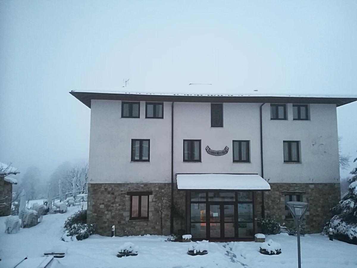 Hotel Santuario Urkiola - Lagunetxea Urquiola Bagian luar foto