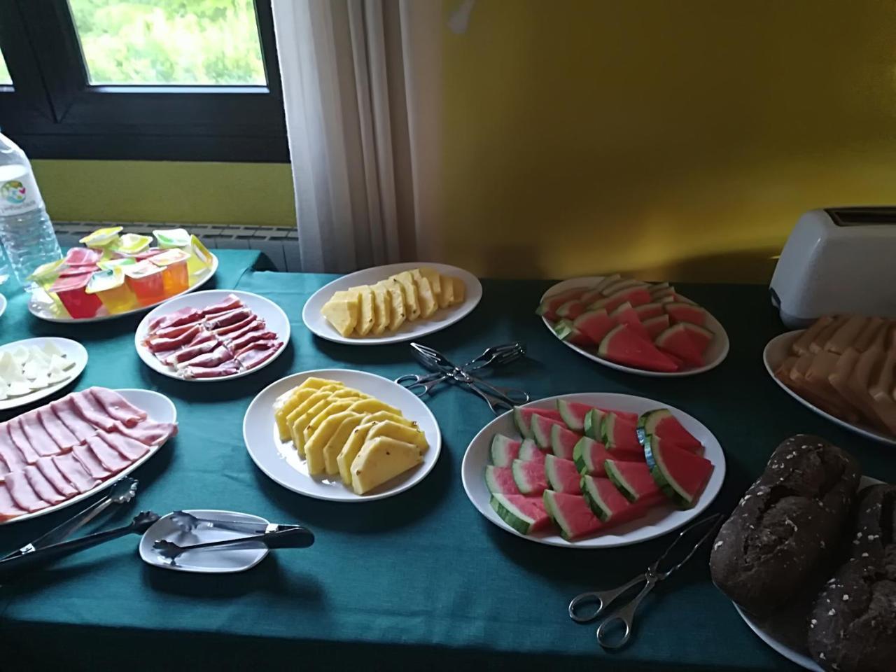 Hotel Santuario Urkiola - Lagunetxea Urquiola Bagian luar foto
