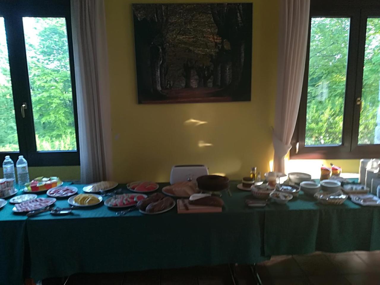 Hotel Santuario Urkiola - Lagunetxea Urquiola Bagian luar foto