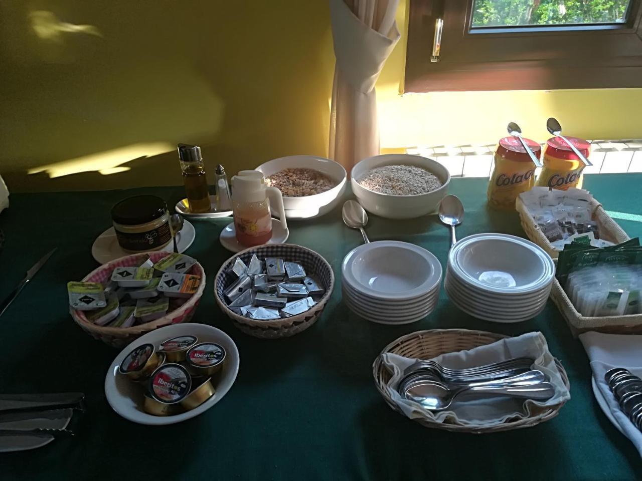 Hotel Santuario Urkiola - Lagunetxea Urquiola Bagian luar foto